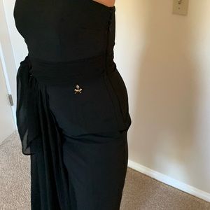 Beautiful black dress, short dress two tone material with tag on.